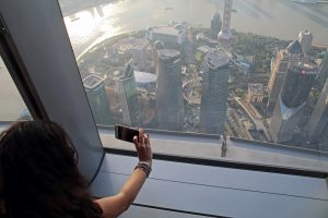 Von der Aussichtsplattform des Shanghai Towers ergeben sich spektakuläre Foto-Möglichkeiten.